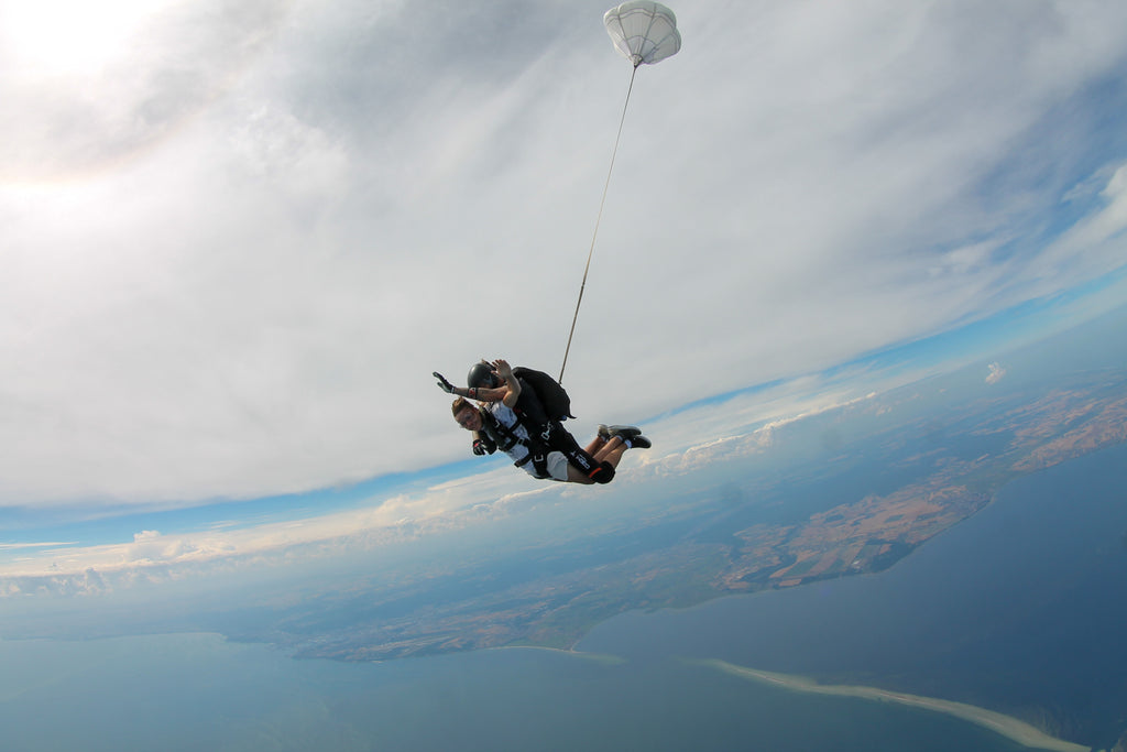 5 of the Most Awe-Inducing Skydiving Spots